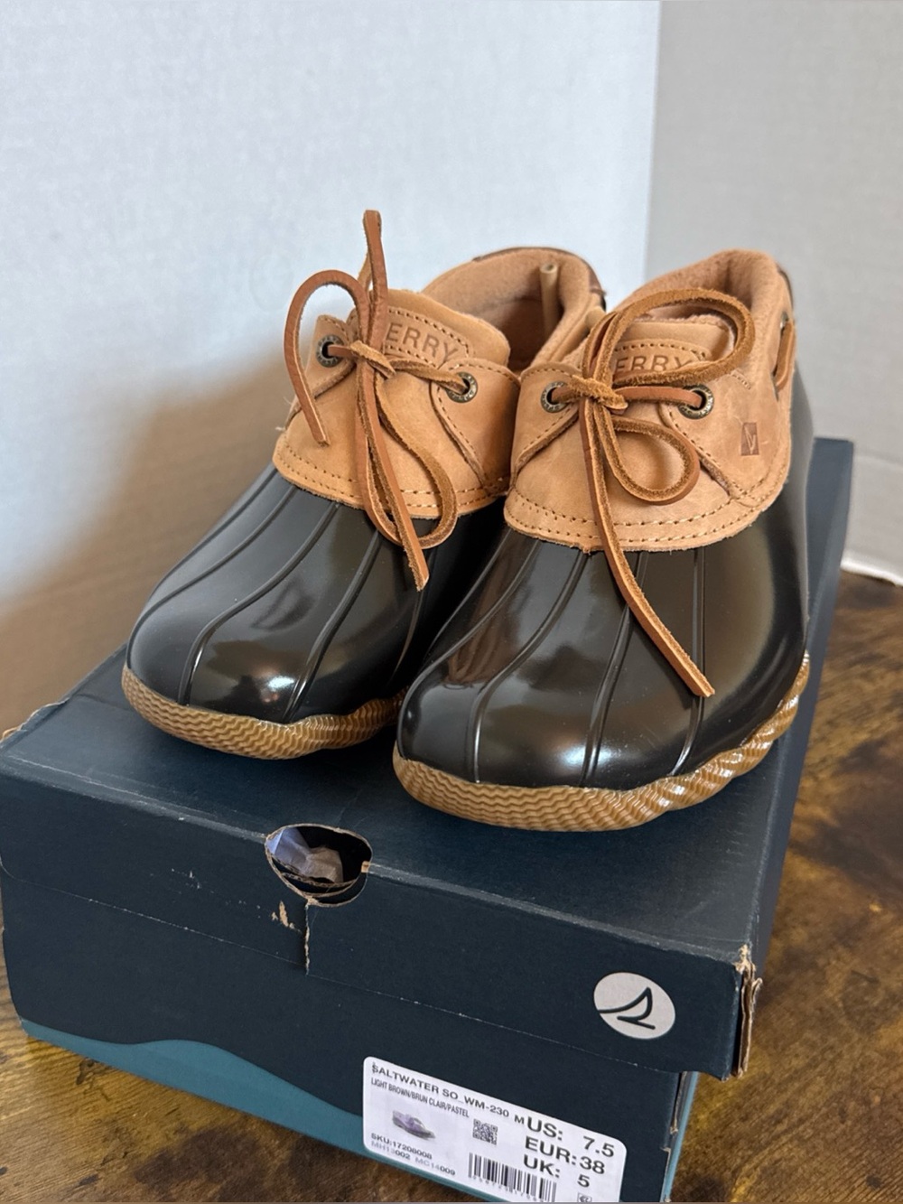 Sperry Women’s Saltwater* 1 Eye Duck Boots Shoe Black Light Brown Size 7.5 NEW